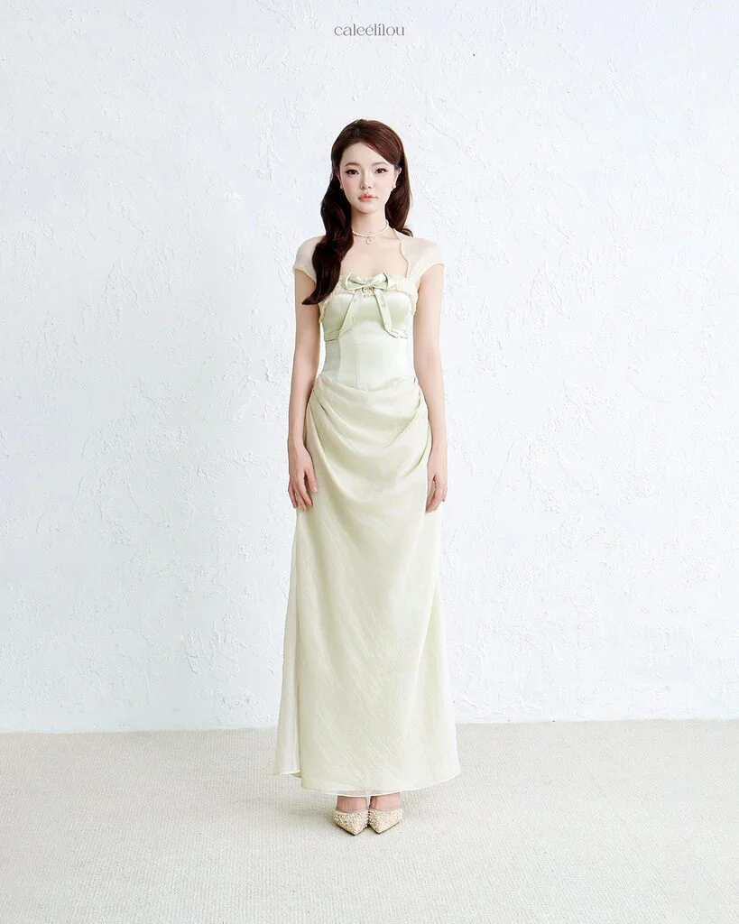Occasion and made-to-measure dress portfolio